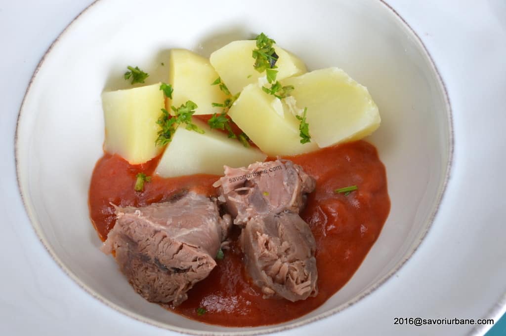 rasol-de-vita-cu-sos-si-cartofi