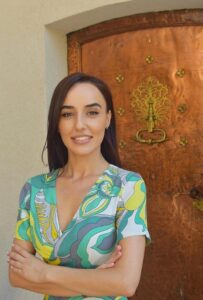 Promovarea Produselor la EkoGroup Vila: Monica Badea, Director de Vânzări, Dezvăluie Secretele Succesului