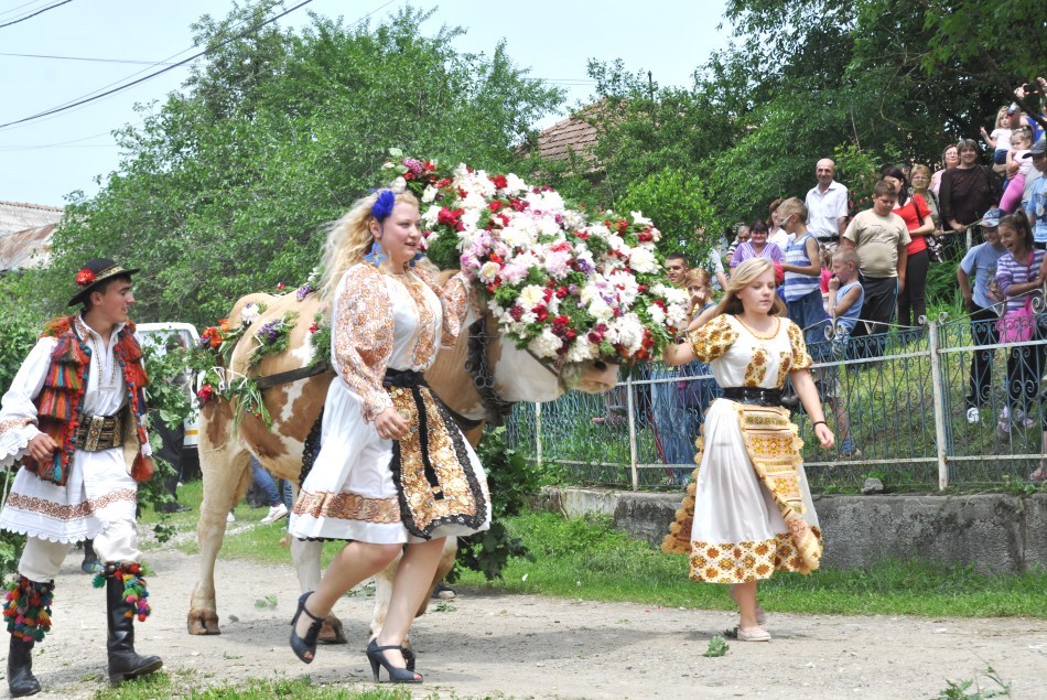 traditii si obiceiuri romanesti