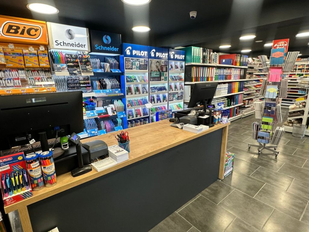 Scrierea Perfectă începe cu Instrumentele de Scris Premium de la Librăriile Compas