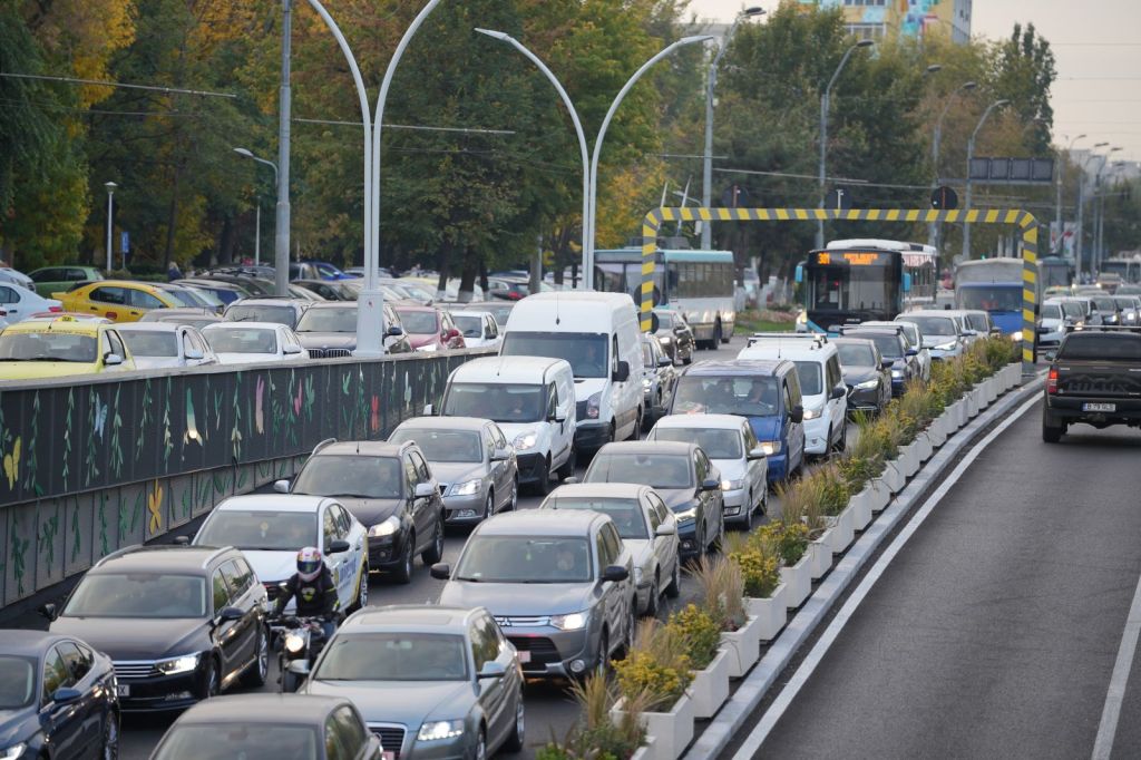 Masini in trafic