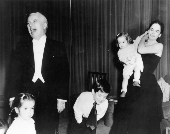 Viața lui Charlie Chaplin. S-a căsătorit de 4 ori, cu femei mult mai tinere. Câți copii a avut cunoscutul star de cinema 4 Charlie Chaplin Familie