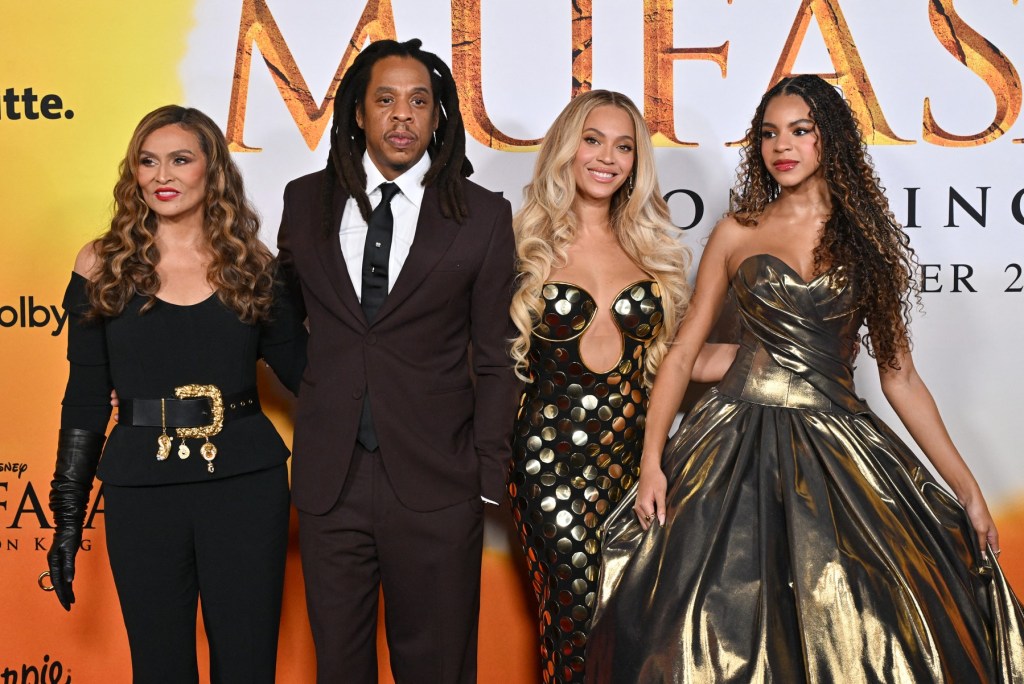 FOTO Beyoncé și Jay-Z, apariție rară pe covorul roșu cu fiica lor de 12 ani, pentru unul dintre cele mai așteptate filme ale sfârșitului de an 2 profimedia 0944927624