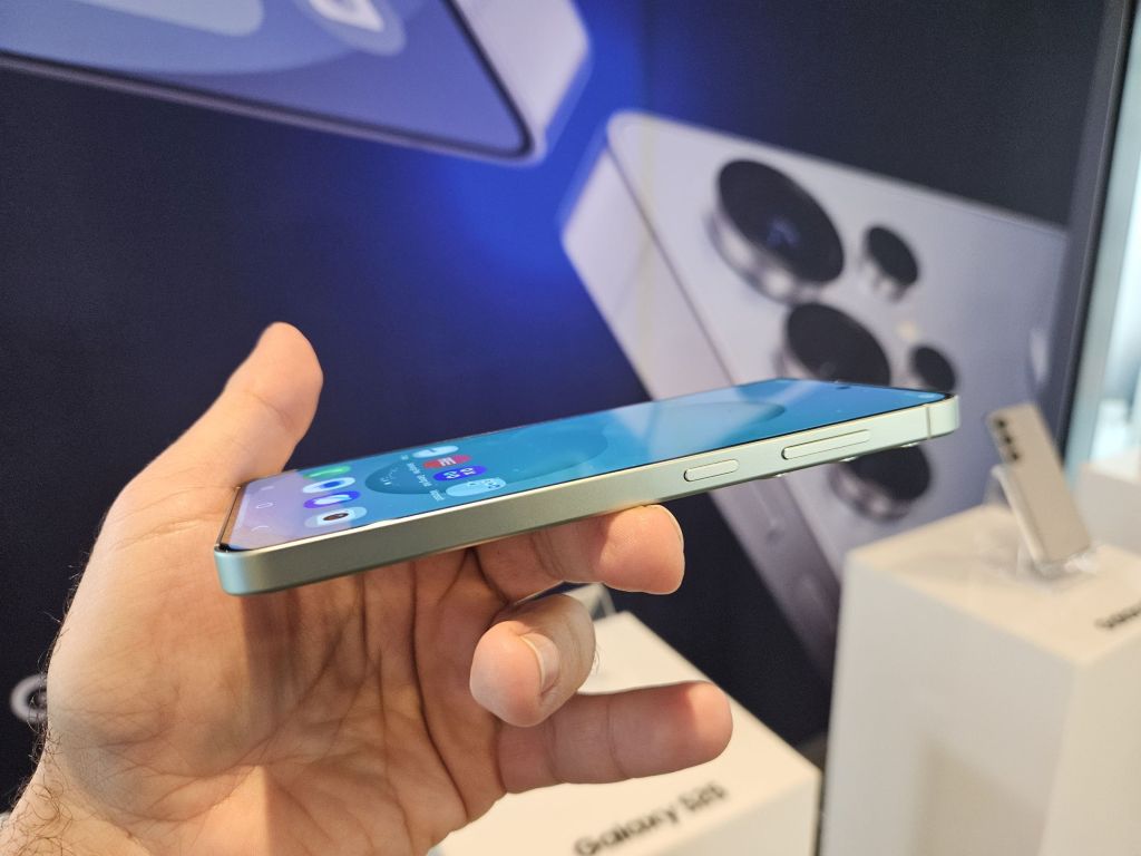 Samsung a lansat telefoanele de vârf de gamă Galaxy S25. Cât costă în România și ce aduc nou 5 Galaxy S25