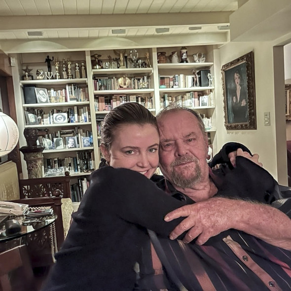 Fiica lui Jack Nicholson, dezvăluiri neașteptate despre Lara Flynn Boyle, fostă iubită a tatălui ei: Vei fi mereu în inima mea 2 Jack Nicholson on social media