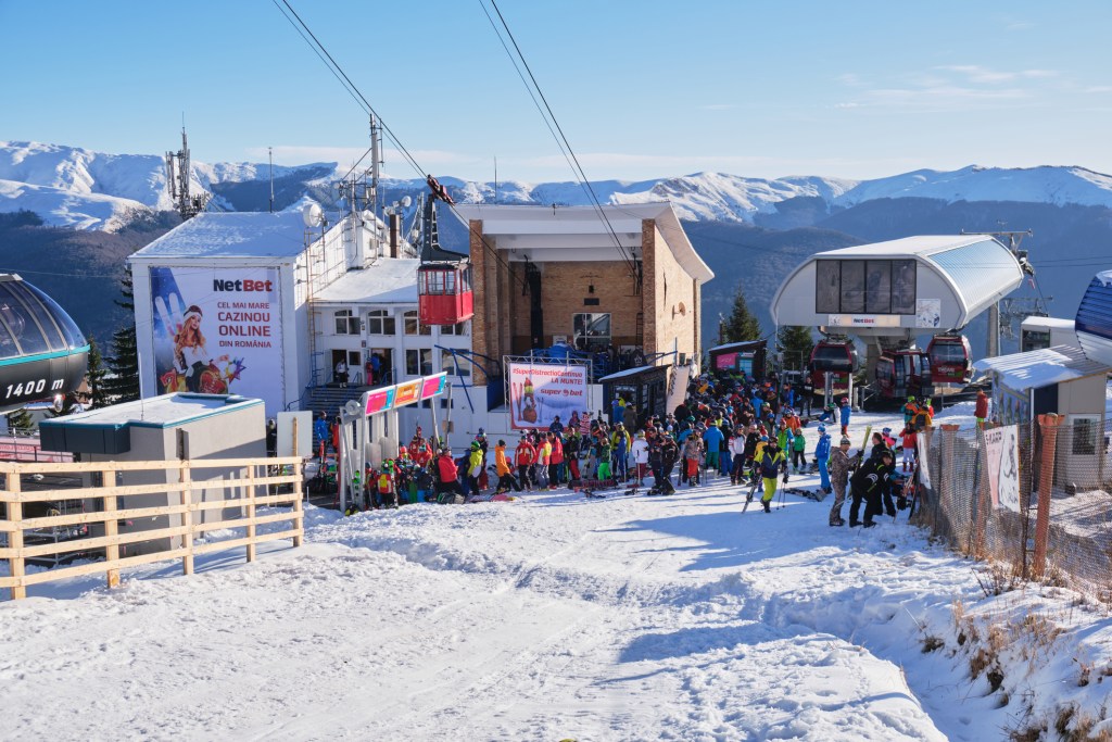 Cât te costă o zi de schi în România. La prețuri ne apropiem de stațiunile de top din Alpi 2 dreamstime m 167074257