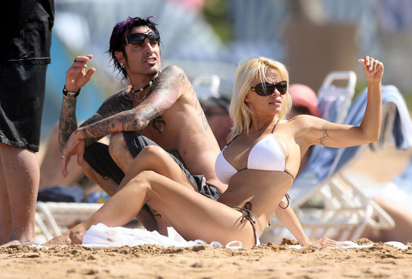 Cum au ajuns Pamela Anderson și Tommy Lee să se căsătorească, la patru zile de la prima întâlnire. Actrița: „Nimeni nu mi-a spus asta” 1 Pamela Anderson și Tommy Lee