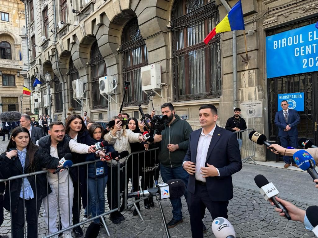 FOTO/VIDEO Călin Georgescu, candidatură în uralele a sute de susținători: „Pe 6 decembrie 2024, a fost ucisă democrația. Astăzi, pe 7 martie, poporul român a înviat” / Mesaj pentru „clasa politică abjectă aflată la putere” 1 WhatsApp Image 2025 03 07 at 15.37.10