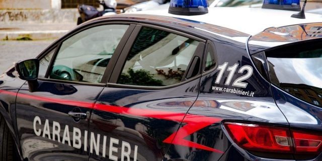 Carabinierii italieni protejează clădirile abandonate pentru a preveni ocuparea ilegală / 12 români au fost prinși în timp ce încercau să ocupe o casă lângă Roma