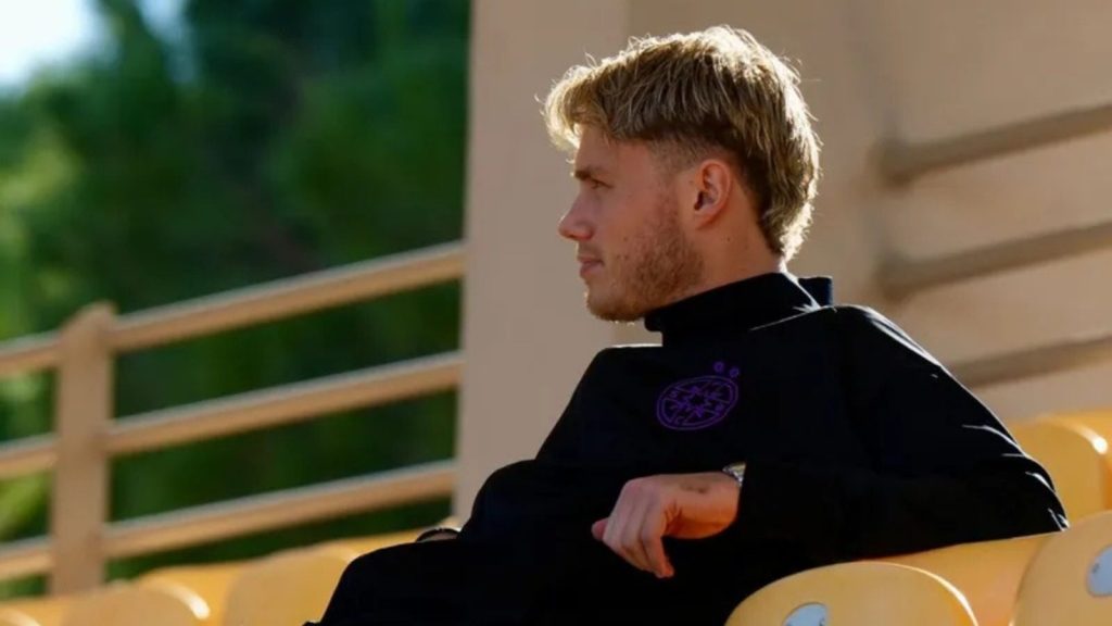 Misterul lui William Baeten: Fotbalistul care preferă să primească 20.000 de euro lunar stând pe bancă