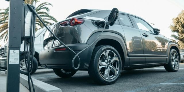 Bugetul Programului „Rabla” pentru autovehicule electrice și hibride plug-in, epuizat în mai puțin de 3 minute