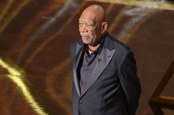 Morgan Freeman și povestea neașteptată din spatele cerceilor aurii de care nu se desparte: "Sunt întrebat mereu despre ei" 2 Morgan Freeman