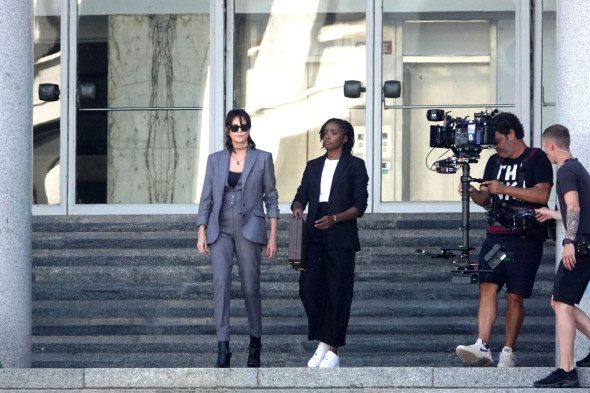 Charlize Theron, înfruntare cu Uma Thurman în "The Old Guard 2". TRAILER plin de acțiune 1 *EXCLUSIVE* The South African-American actress Charlize Theron was spotted on the set of the long-awaited superhero film sequel 'The Old Guard 2' in Rome, Italy.