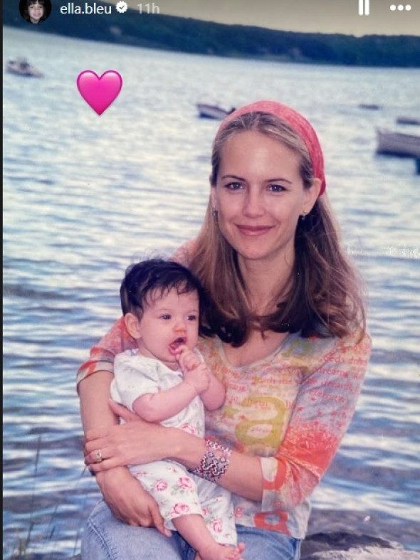 Ella Bleu, omagiu adus lui Kelly Preston3.jpg2