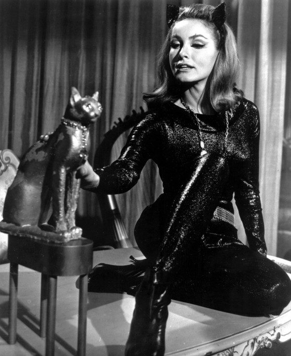 Julie Newmar, legendara Catwoman, apariție rară la 91 de ani. A fost prima care a intrat în costumul mulat al celebrului personaj 1 Julie Newmar