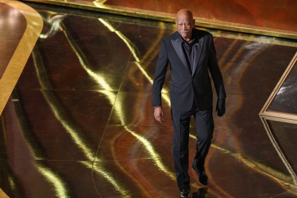 Morgan Freeman și povestea neașteptată din spatele cerceilor aurii de care nu se desparte: "Sunt întrebat mereu despre ei" 1 Morgan Freeman