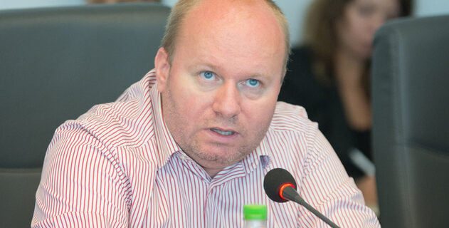 Profesorul Cristian Păun avertizează că o posibilă președinție a lui George Simion ar putea determina exodul capitalului străin din România