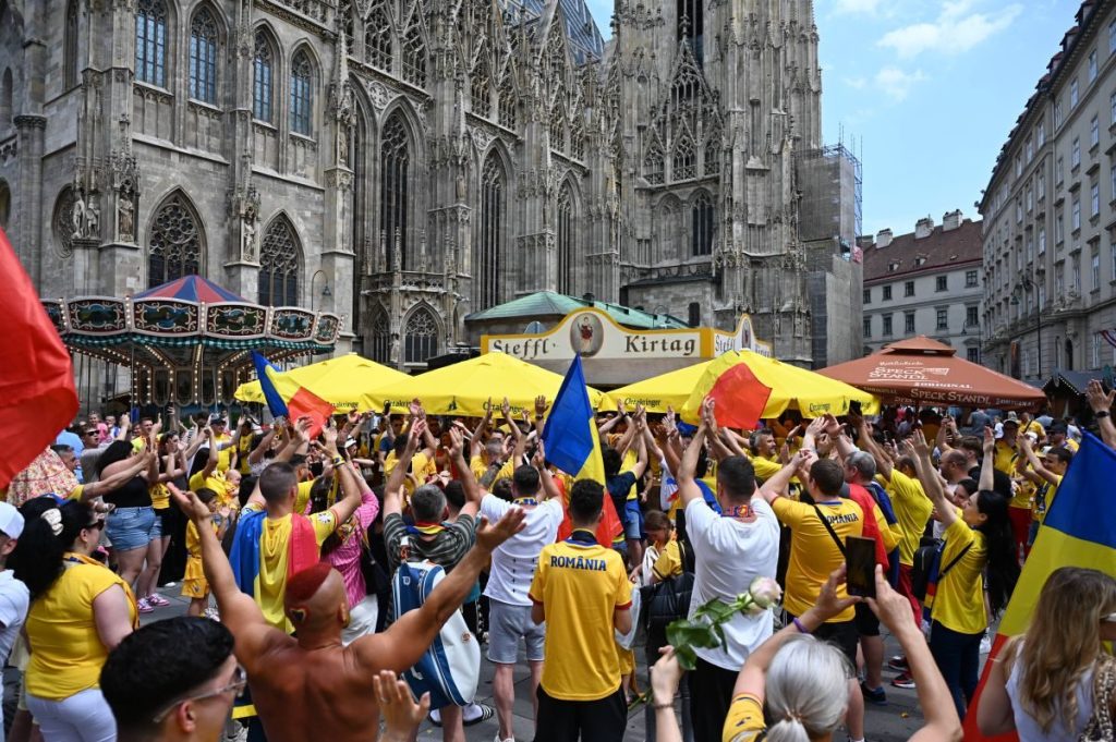 Impresionant: Marea invazie de tricolori în centrul Vienei înainte de meciul Austria-România