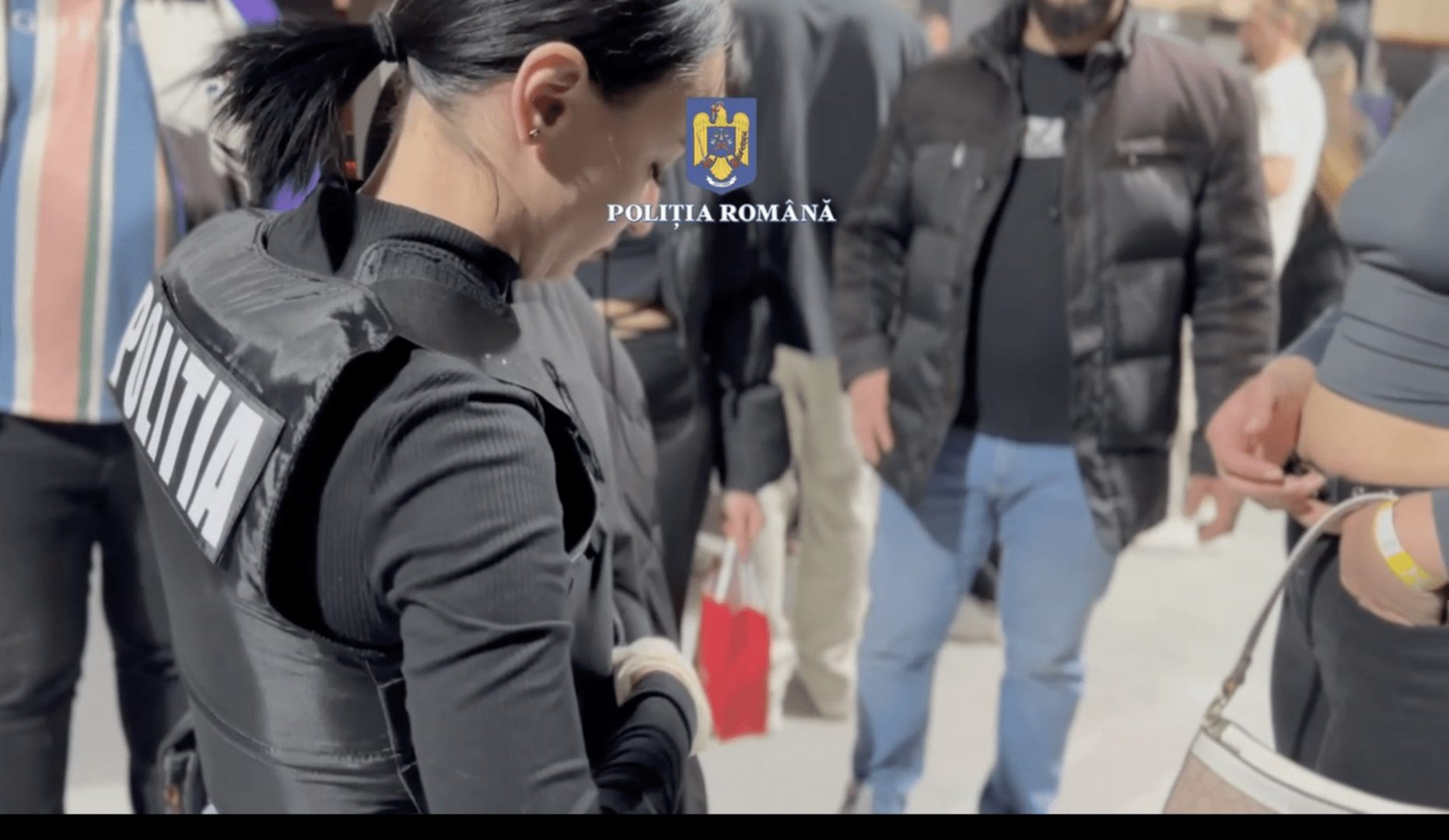 Bărbat reținut pentru furnizarea de droguri unei eleve de 14 ani în curtea unei școli din Mangalia 1 image