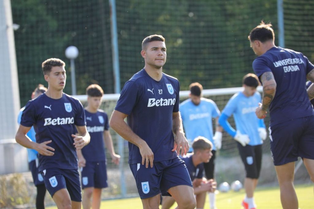 Universitatea Craiova se pregătește pentru noul sezon: 29 de fotbaliști la reunire, doar 4 fundași în lot