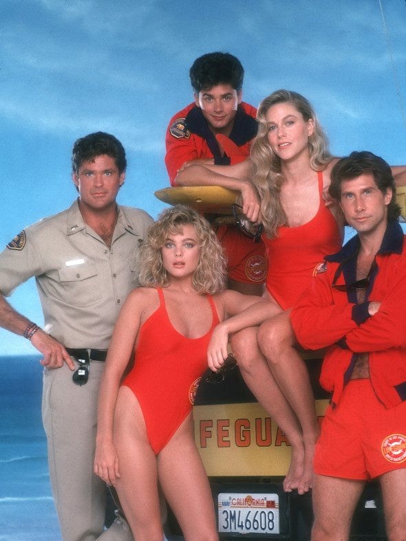 A fost una dintre blondele fatale din Baywatch, azi pare alt om. Erika Eleniak, cu brațele complet acoperite de tatuaje, la 55 de ani 2 baywatch
