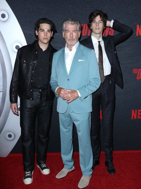 Pierce Brosnan, moment special alături de fiii săi. A jucat cu ei într-un western, primul film pentru Dylan și Paris: "O emoție aparte" 1 Pierce Brosnan și fiii săi, Dylan și Paris