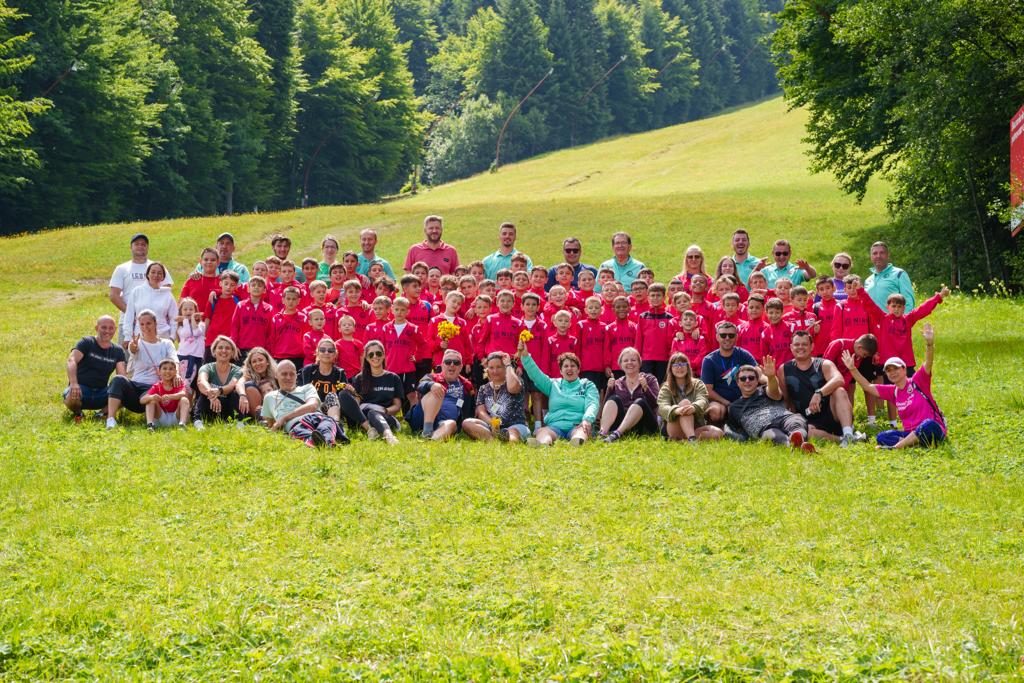 George Marinescu, ACS Dobroești, antrenor la grupa de copii 2015–2016 – cum se formează spiritul de echipă de la cele mai mici vârste