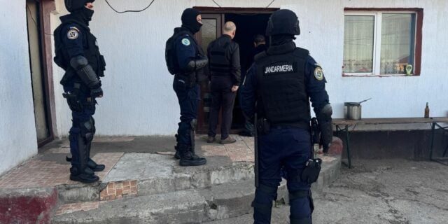 Percheziții în Rătești, Argeș: O firmă de transport vinde marfa din Franța în loc să o livreze în Polonia, provocând un prejudiciu de 240.000 de euro