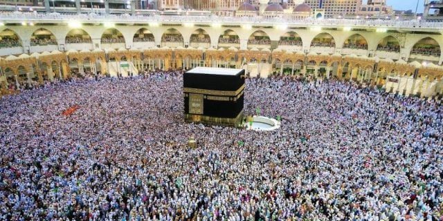 Peste un milion de credincioși musulmani se reunesc la Mecca pentru cel mai mare pelerinaj anual din lume