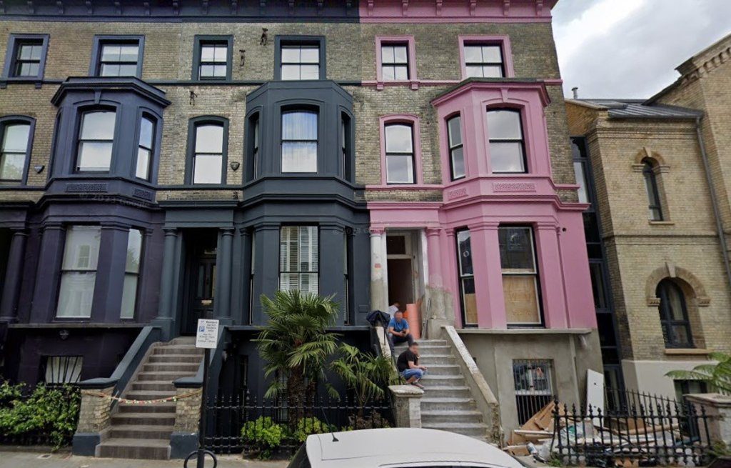 FOTO Soluția radicală găsită de un cartier celebru din Londra pentru a alunga turiștii nedoriți: „Se comportă ca niște oi” 4 profimedia 1007248046