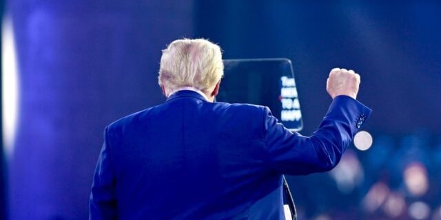 Trump renunță la cerințele legale pentru a stimula producția de minerale critice
