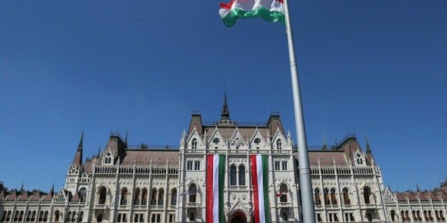 Ungaria amână votul asupra legii controversate ce limitează organizaţiile finanţate din străinătate