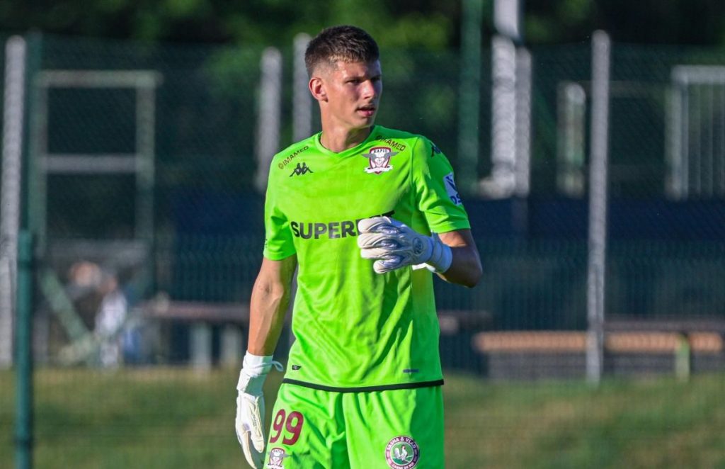 Transferuri surpriză în Liga 2: Cum își împrumută Rapid, CFR Cluj și Hermannstadt fotbaliștii pentru a-și îmbunătăți performanțele