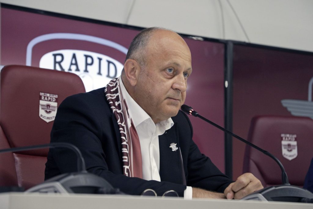 SuperLiga: Portarul Benjamin Siegrist rămâne la Genoa încă un sezon, în urma înțelegerii cu Rapid