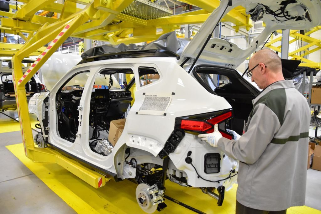 Cum arată laboratorul secret al Renault de la Titu. Locul în care sunt testate vehiculele Dacia în moduri extreme 3 In atelierul de prototipare