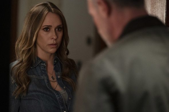 Jennifer Love Hewitt, radioasă la premiera „I Know What You Did Last Summer”, la aproape 30 de ani de la apariția originalului 1 Jennifer Love Hewitt and Freddie Prinze Jr.