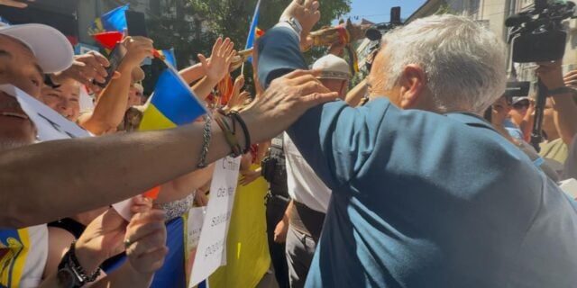 Călin Georgescu, Fostul Candidat cu Discurs Legionar, Își Așteaptă Sentința în Fața Judecătoriei Sectorului 1