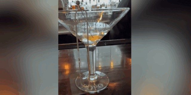 Cel mai extravagant martini din Hamptons: 8.000 $ pentru un pahar cu diamante