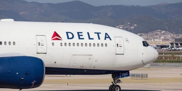 Delta Airlines în mijlocul unei controverse: Utilizarea AI pentru stabilirea prețurilor biletelor