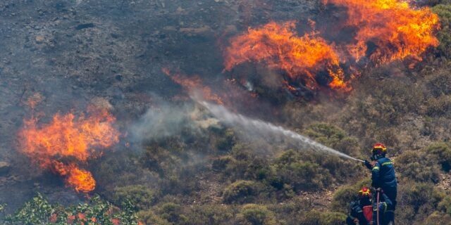 Incendii violente în Grecia: Focarele dezastrului stinse, dar urmele rămân
