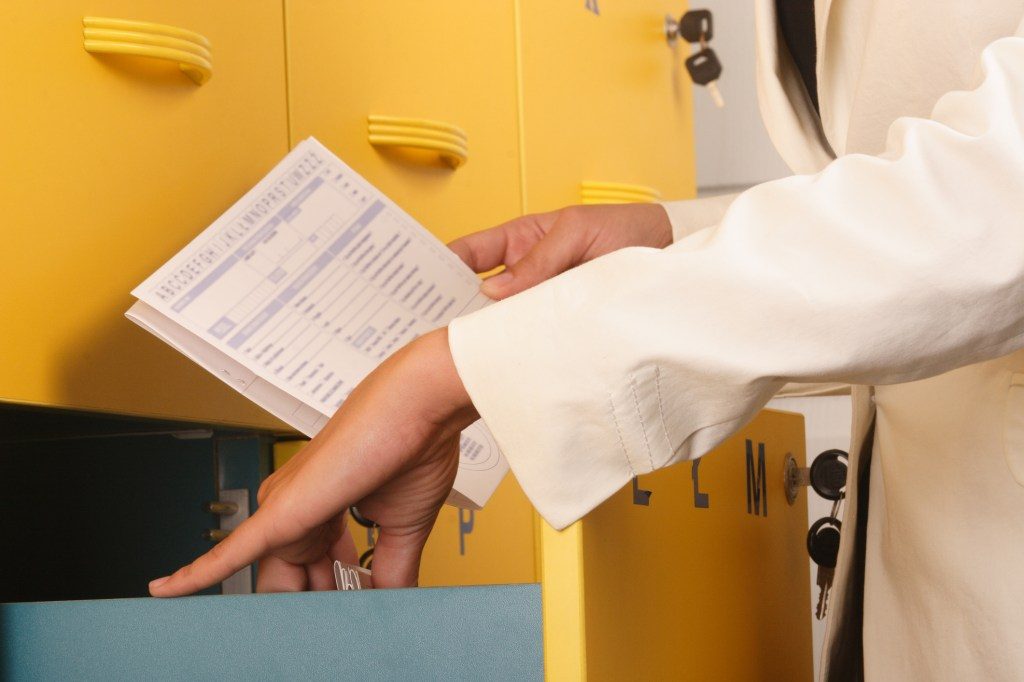 INTERVIU Spitalele „ca instituții sociale pentru angajați”. Un cunoscut medic explică cum a ajuns un pat de spital să coste mai mult decât un pat de hotel 1 la sital 1