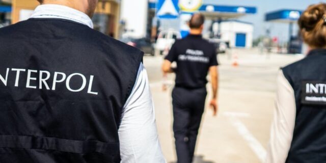Operațiunea Interpol împotriva traficului de persoane: 158 de arestări în 43 de țări și identificarea a 1.200 de victime