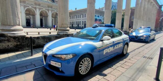 Poliția italiană a destructurat o rețea de trafic de migranți care a adus ilegal aproximativ 2.000 de persoane în Europa din Turcia, prin Mediterana