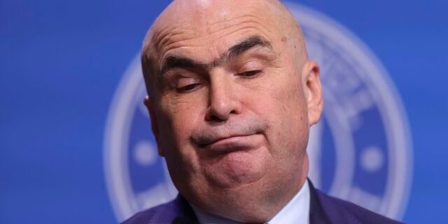 Premierul Ilie Bolojan, acuzat că a încasat echivalentul a 71 de salarii medii lunare în 2007