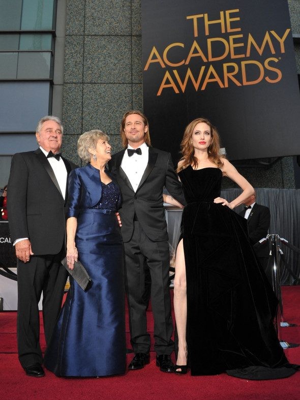 Brad Pitt, relație specială cu părinții și frații lui. Mama lui a murit la 84 de ani, tatăl l-a îndrumat într-un moment cheie în viață 1 angelina jolie, brad pitt si parintii lui