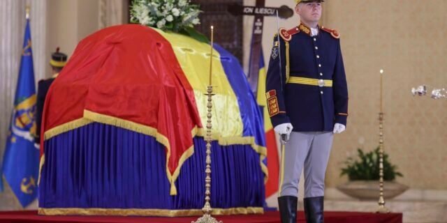 Gafă la Euronews: Confuzie tristă la funeraliile lui Ion Iliescu