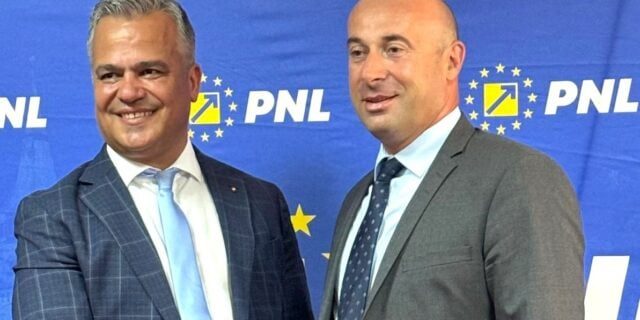 Noul titlu: Schimbare la conducerea PNL Brașov: Cătălin Văsii preia șefia filialei, iar Adrian Veștea devine prim-vicepreședinte la nivel național