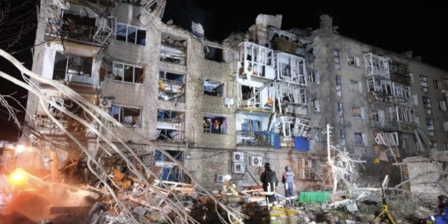 Pene de curent în Ucraina: Peste 100.000 de consumatori afectați de atacurile Rusiei