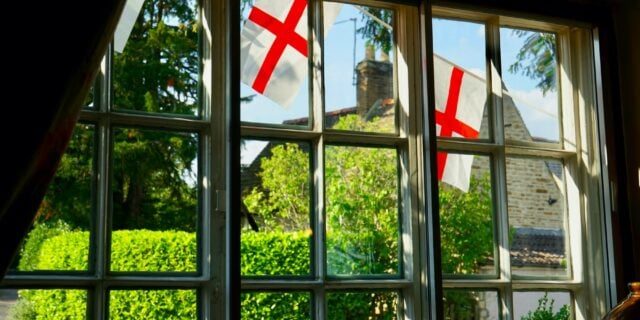 Valul de patriotism din Anglia ridică semne de întrebare în străzile britanice