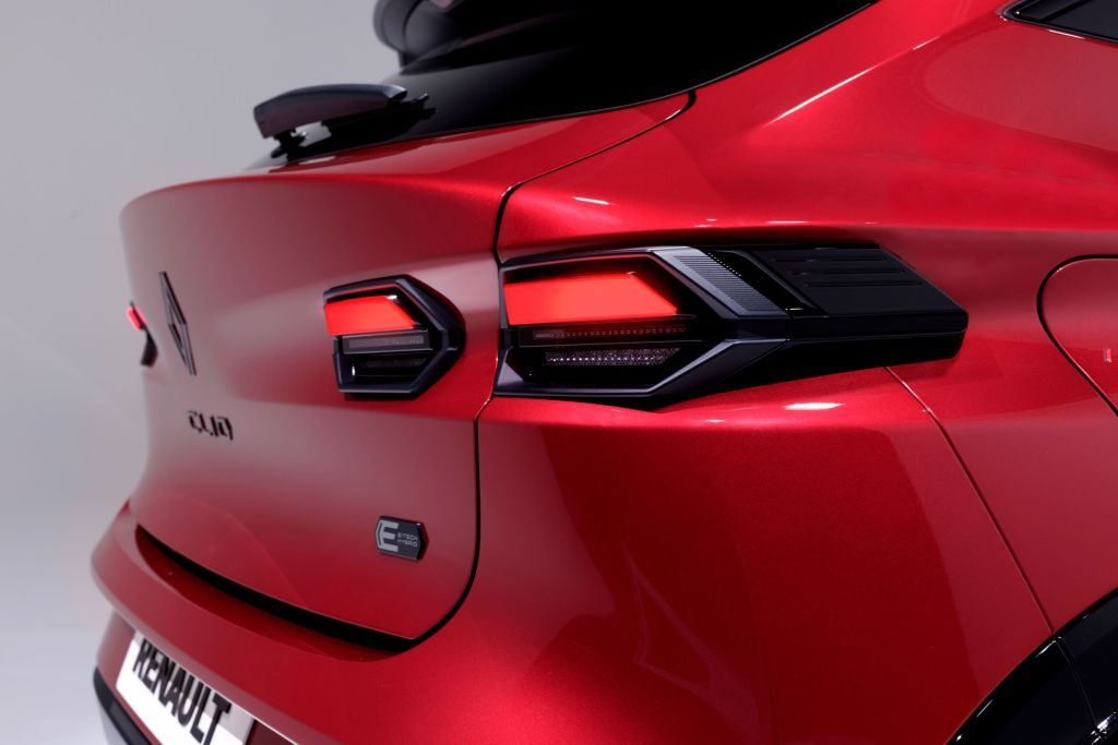 Clio 6 partea din spate